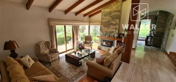 Casa En Venta De 4 Dorm. En Lo Barnechea