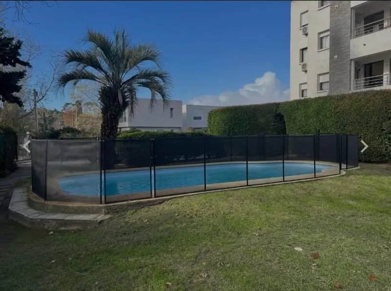 Apartamento Frente A La Playa En Barra De Carrasco Jardín Exclusivo, Parrillero Y Piscina