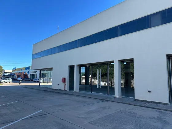 Alquiler - Galpón Los Boulevares - 700mts2