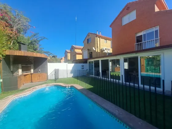 Hermosa, Remodelada, Impecable!