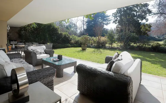 Amplio Con Luz Del Nor-oriente Grandes Areas Verdes-jardin