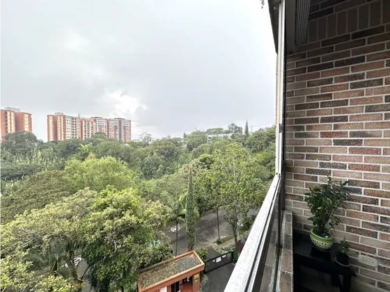 Venta Apartamento Barrio El Trianón, Envigado Acceso Por Escaleras