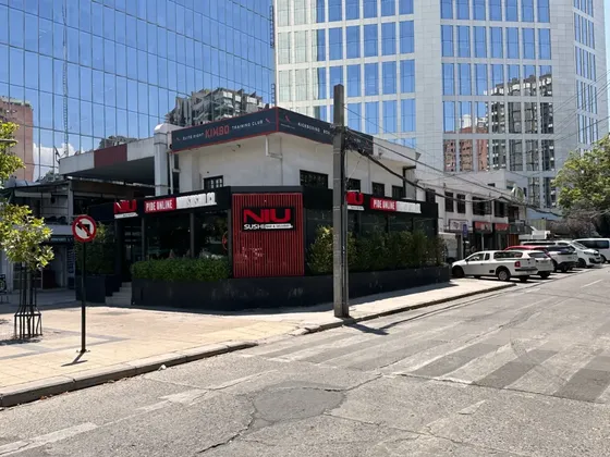 Excelente Local Comercial En Apoquindo Piso 2