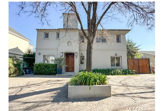 Casa En Alquiler En Santa Maria De Los Olivos, Malvinas Argentinas - 5 Ambientes