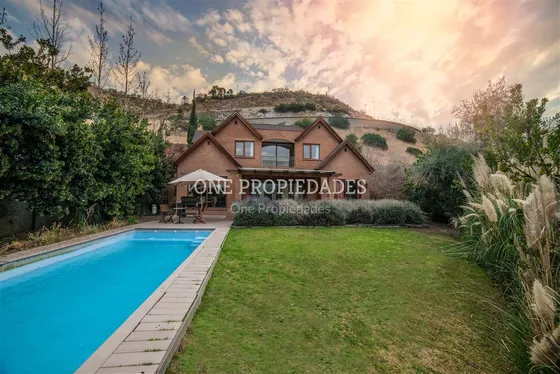 Casa En Venta Condominio,5d/5b. Lo Barnechea