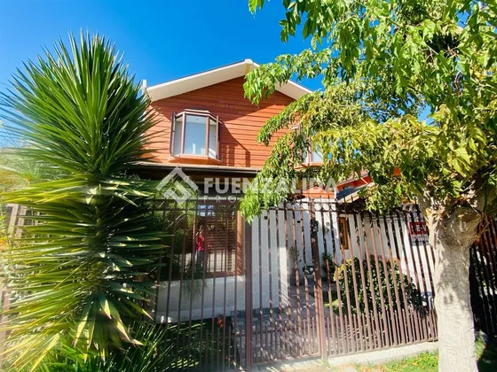 Casa En Venta De 3 Dorm. En Puente Alto