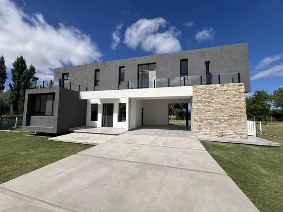 Venta Casa 5 Ambientes A Estrenar En La Magdalena, Canning