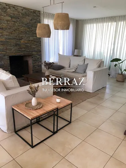 Casa  En Venta Ubicado En Santa María De Los Olivos, Malvinas Argentinas, G.b.a. Zona Norte