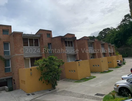 Townhouse En Alquiler, Los Guayabitos - Marigreys Blanco - #25-20104