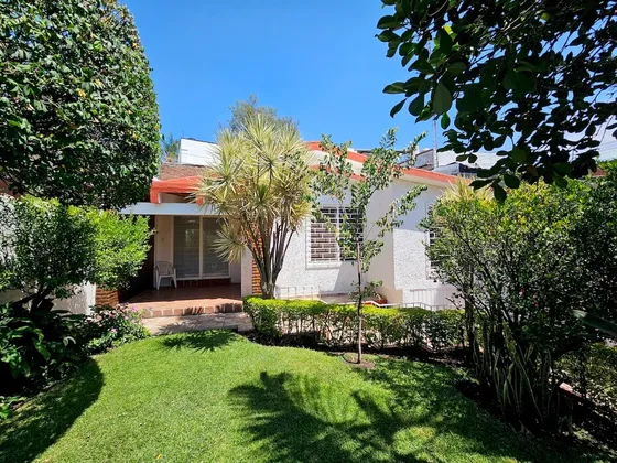 Casa En Un Solo Nivel En Venta En Jardines De Satelite, Cuernavaca Morelos.