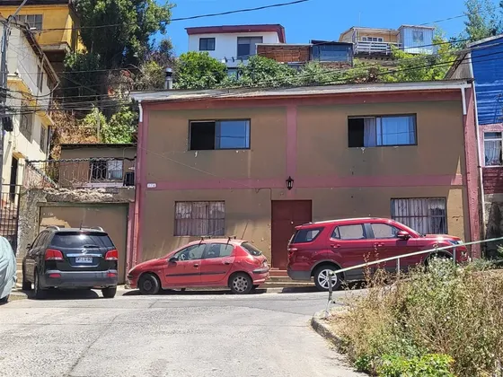 Casa En Venta De 4 Dorm. Cerro Toro-valparaíso