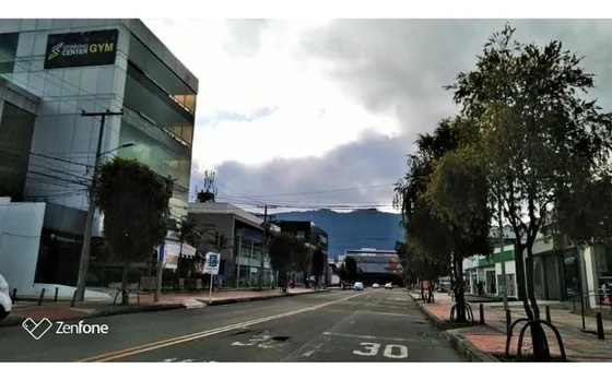 Vendo Hermoso Edificio Cerca A Unicentro