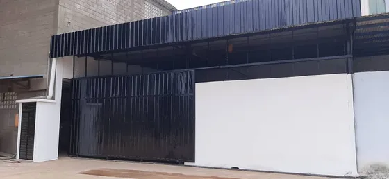 Ad. Excelente Galpón En Alquiler Zona Industrial Paramillo 