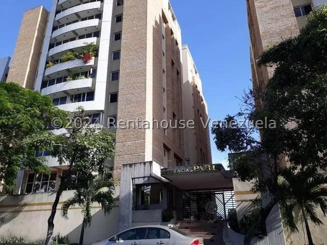 Rosa Rodríguez Vende Apartamento En Avenida Lara, Barquisimeto Mls #25-7048