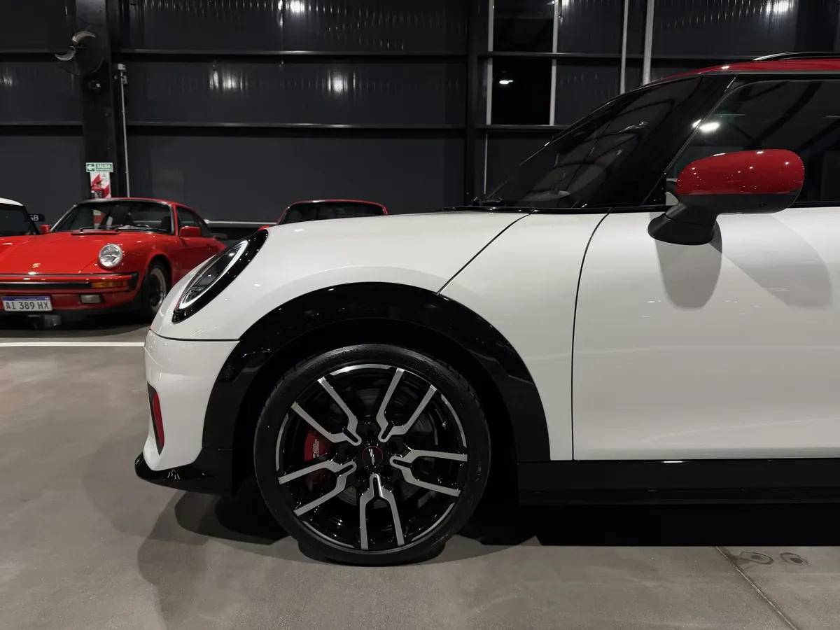 Mini Jhon Cooper Works566316281952348167