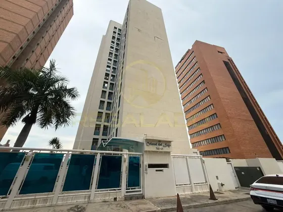 Sav-1648 Zona Este Penthouse Edificio Cristal Del Lago Avenida El Milagro
