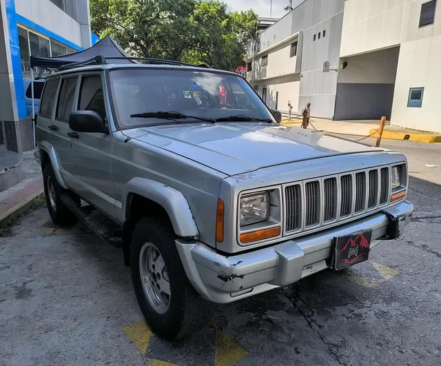 Jeep Cherokee Caminera