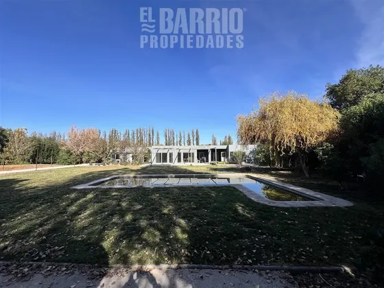 Casa En Venta De 5 Dorm. En Liray-lo Pinto