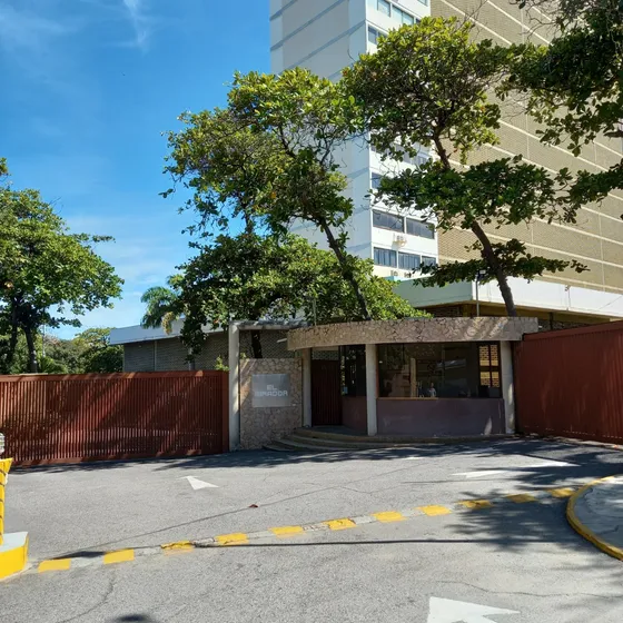 Vendemos Apartamento Ubicado En El Centro Social El Mirador, Socios Club Puerto Azul 2/2/1 - Xavijennyinmuebles 
