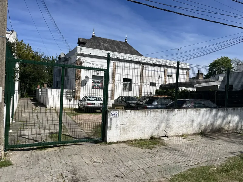 Apartamento Tipo Casa De 2 Dormitorios En Prado Norte.