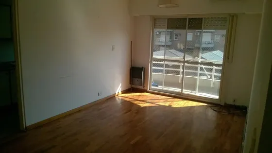 Departamento En Venta - 2 Dormitorios 1 Baño - 53mts2 - Sarandí, Avellaneda