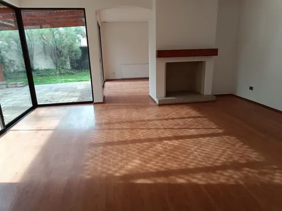 Casa En Venta De 4 Dorm. En Lo Barnechea