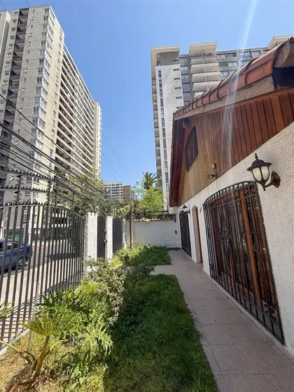 Casa/industrial En Venta De 5 Dorm. En San Miguel