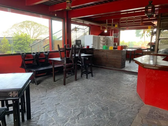 Alquiler Local Comercial Para Restaurant A Nivel De Calle Urb. La Union, El Hatillo.   Inf. Ma. Fda. Varela