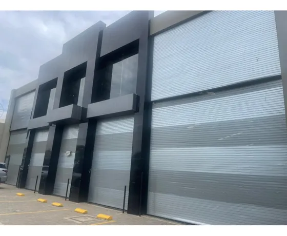 Venta De Bodega De 2600 En La Flora Industrial, Norte De Cali, 6853.