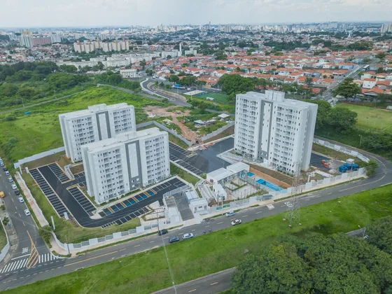 1o Andar | Vista Interna Do Condominio E Portaria.