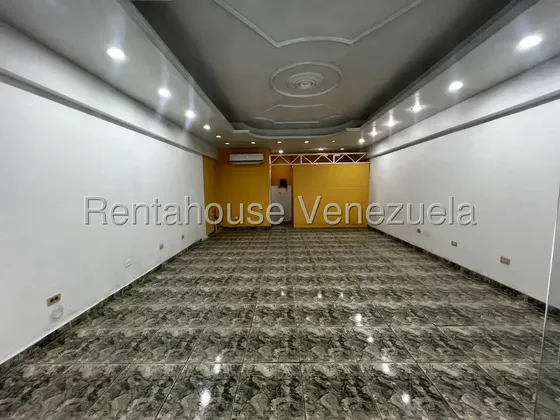 De 45mts2 Local Comercial En Venta En El Centro Comercial Maracay Plaza Avenida Bermudez Maracay 25-13029 Holder