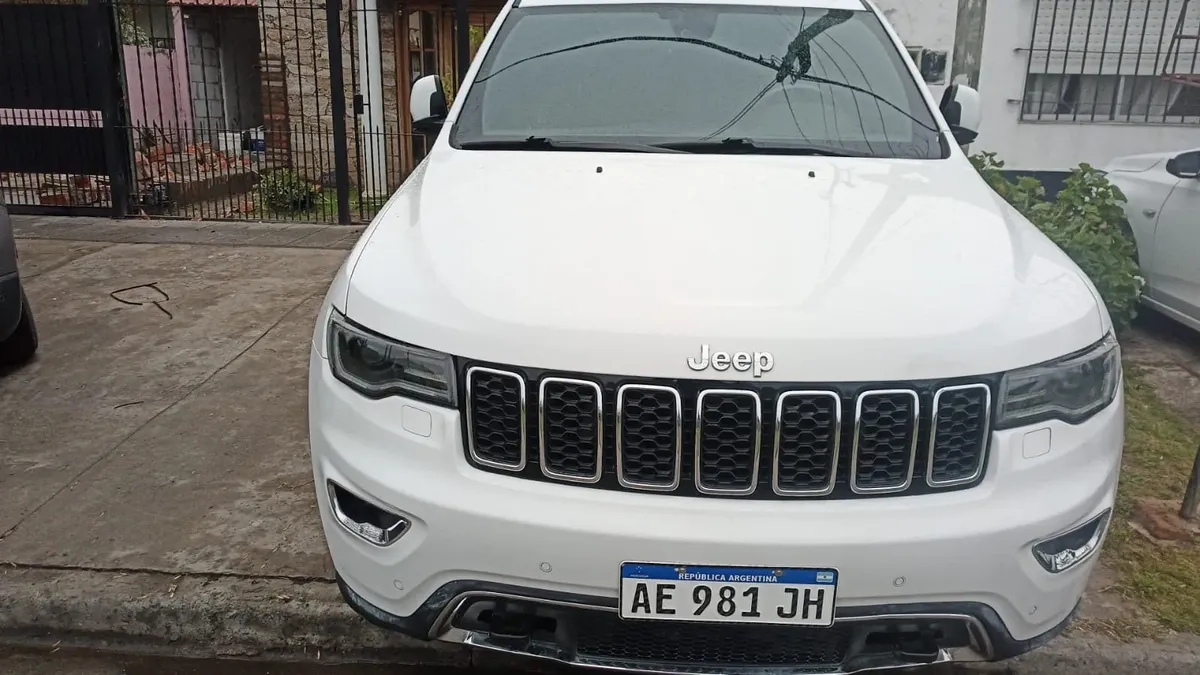 Jeep Grand Cherokee 3.6 Limited 286hp Techo + Llantas 18