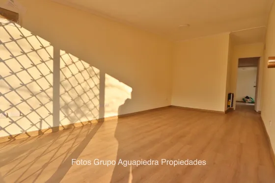 Totalmente Remodelada En Barrio Residencial. Para 01 Agosto