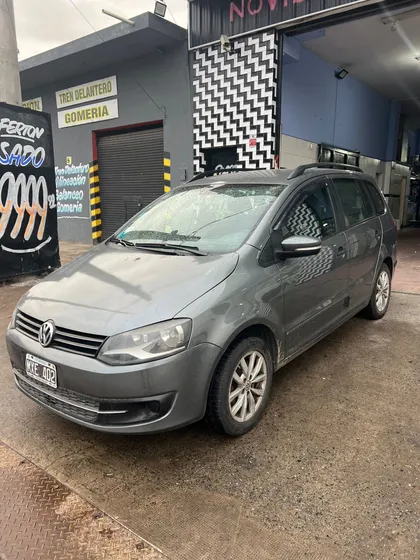 Volkswagen Suran 1.6 Comfortline 101cv