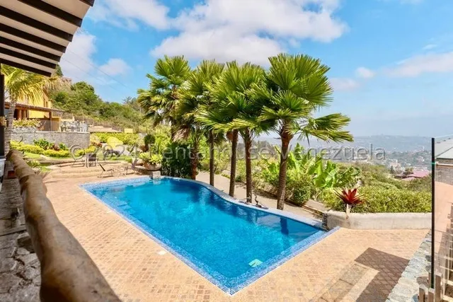 Casa ( 3 Niveles) Venta La Trinidad Mls-24-28931
