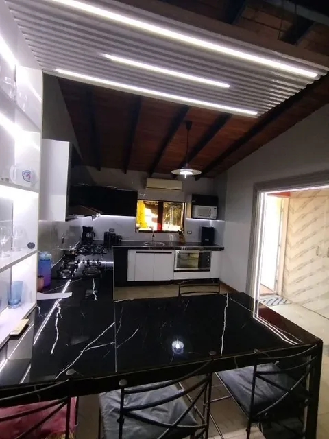Johana Lazaro Vende Casa En Valle De Oro, Las Tinajas (de Los Primeros Conjuntos).   190 Metros.    **solo Clientes**