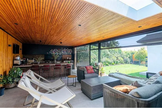 Espectacular Casa Para Vivir Vida De Barrio !!