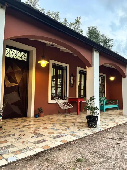 Casa En Venta - 3 Dormitorios 5 Baños - Cocheras - 2.135mts2 - Alta Gracia