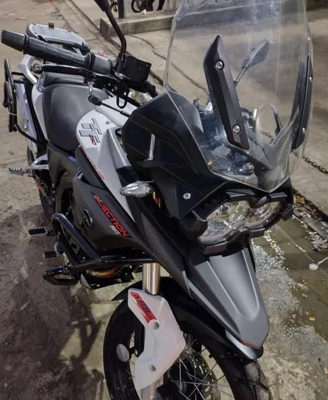 Akt 250 Adventour.
