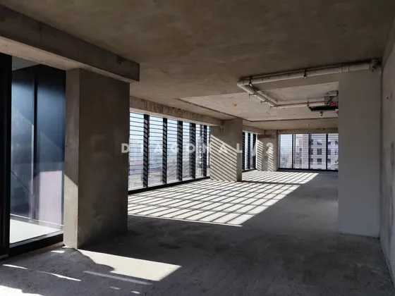 Oficina En Arriendo En Metro Manquehue - Apumanque