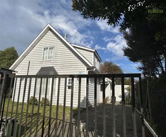 Casa En Venta De 3 Dorm. En Puerto Varas