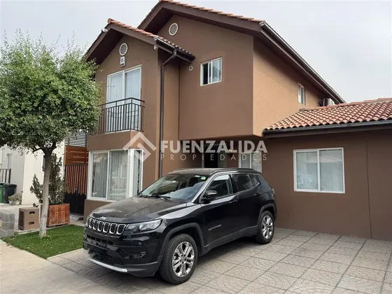 Casa En Venta De 3 Dormitorios En Lampa, App