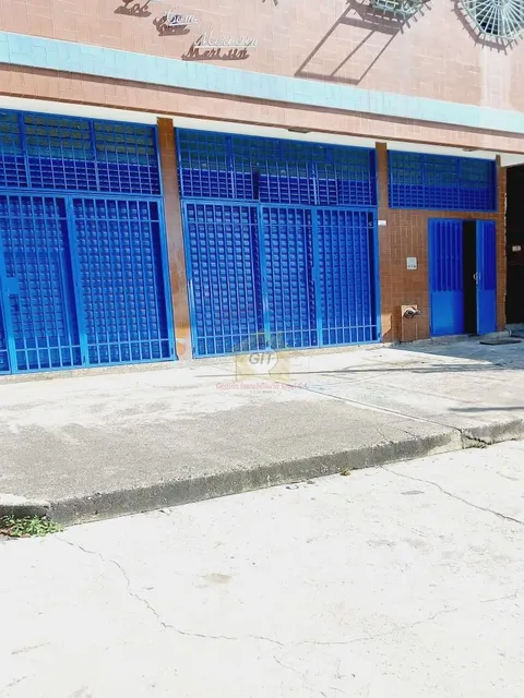 Local Comercial En Alquiler En La Candelaria De 156mt2 Con Mezzanina, A Pie De Calle. Cercano A Periférico. Lm