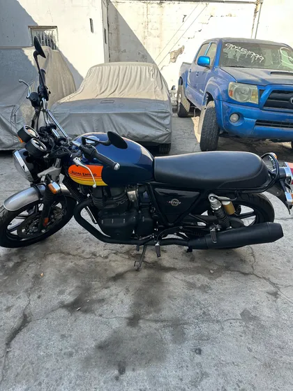 Royal Enfield Interceptor 650 Barcelona Blue 2024