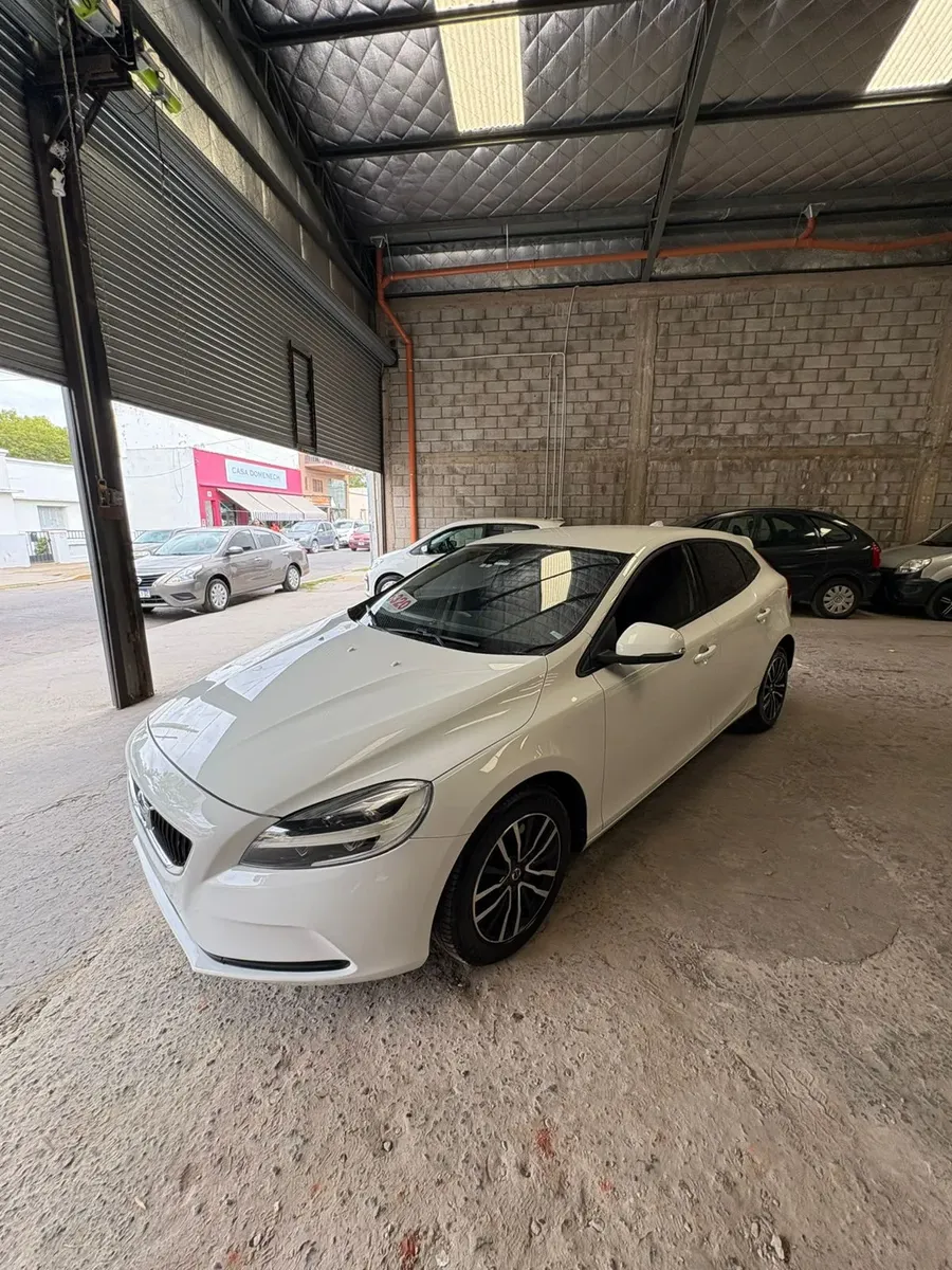 Volvo V40 T4