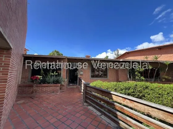 Casa En Venta En La Tahona , Caracas 26-12383 Yf