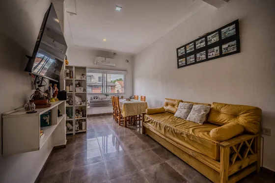 Ph En Venta 3 Ambientes, Al Frente, 1° Piso X Escalera Florida