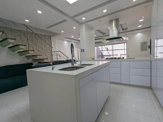 Townhouse En Una Excelente Zona De La Ciudad Ubicado Mañongo, Naguanagua Yc