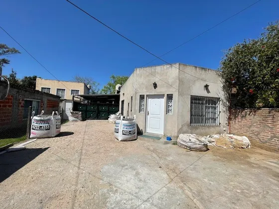 Casa De 2 Ambientes A La Venta En Ezeiza.