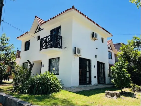 Alquila Casa De 3 Dormitorios Y Cochera En Carrasco Sur